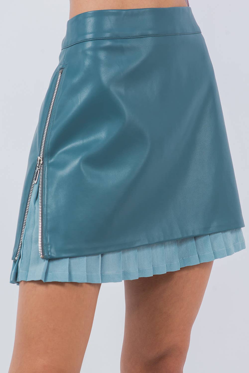 FAUX LEATHER SKIRT WITH INNER PLEATS