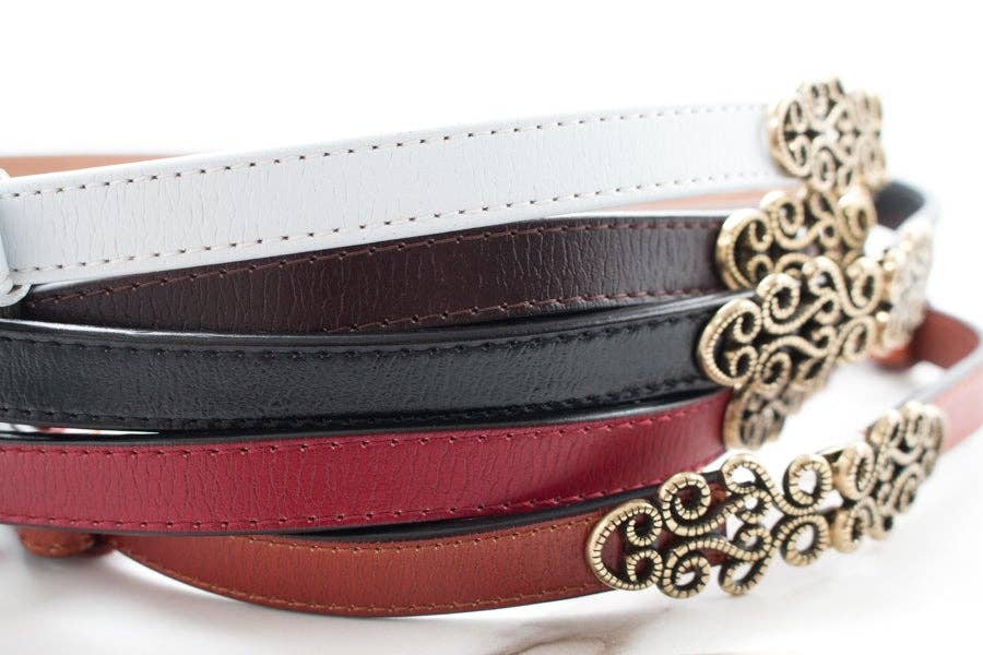 Vintage Leather Skinny Belt: Black