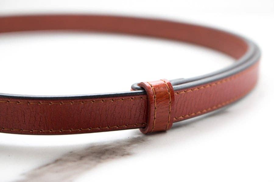 Vintage Leather Skinny Belt: Black